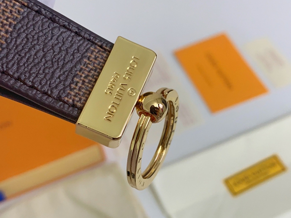 ブランドキーホルダー角部分ディテール